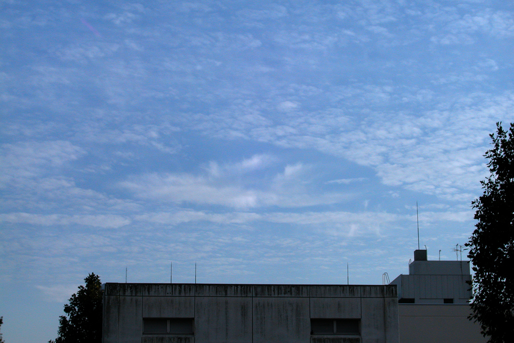 20041018穴あき雲